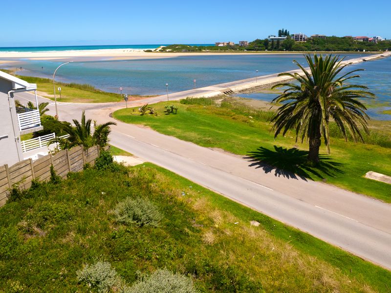 Stand with Awesome Views of Lagoon and Blue Ocean in Aston Bay, Jeffreys Bay - Photo 9