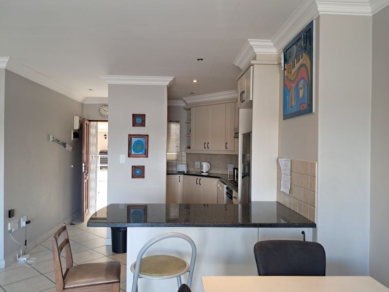 Perfect for coastal living and convenience! - Photo 5