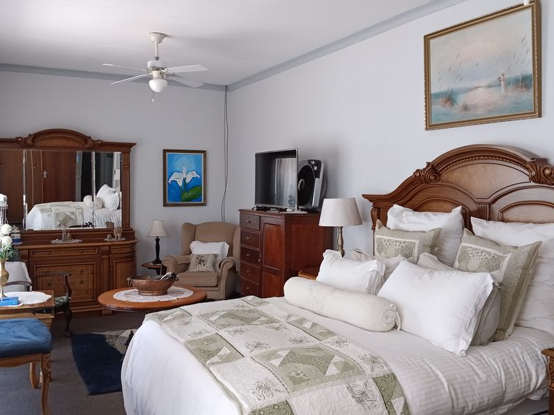 Luxury And Comfort Under One Roof - Photo 5