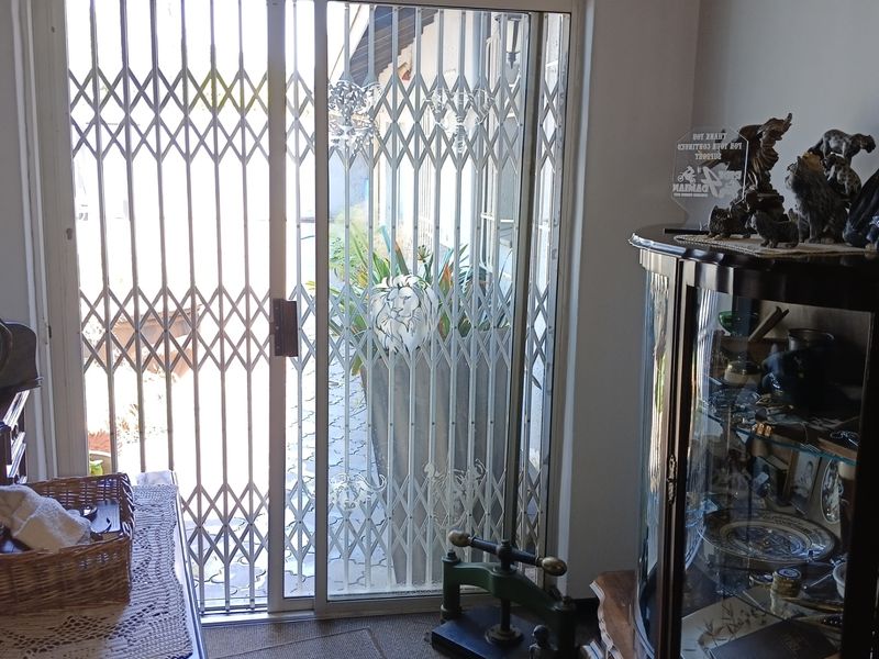 Luxury And Comfort Under One Roof - Photo 2