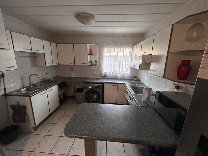 Modern 3-Bedroom Duplex Townhouse in a Secure, Lifestyle Estate - Photo 6