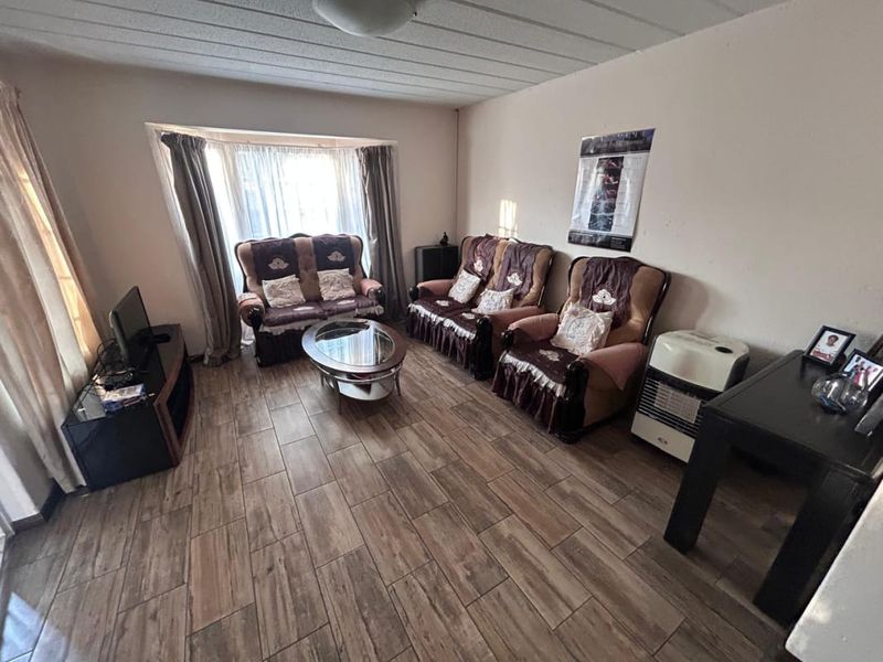 Modern 3-Bedroom Duplex Townhouse in a Secure, Lifestyle Estate - Photo 4