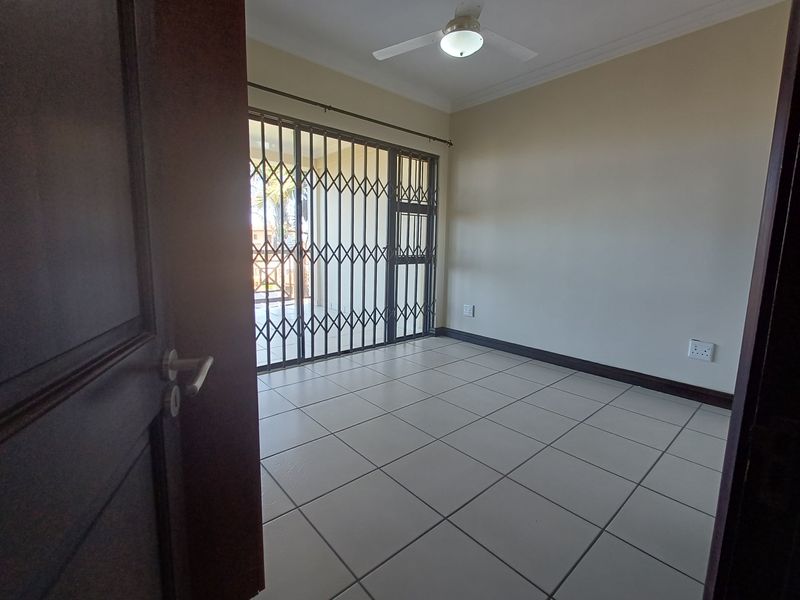 Discover coastal living at its finest in this beautiful 3-bedroom home just steps from the beach. - Photo 10