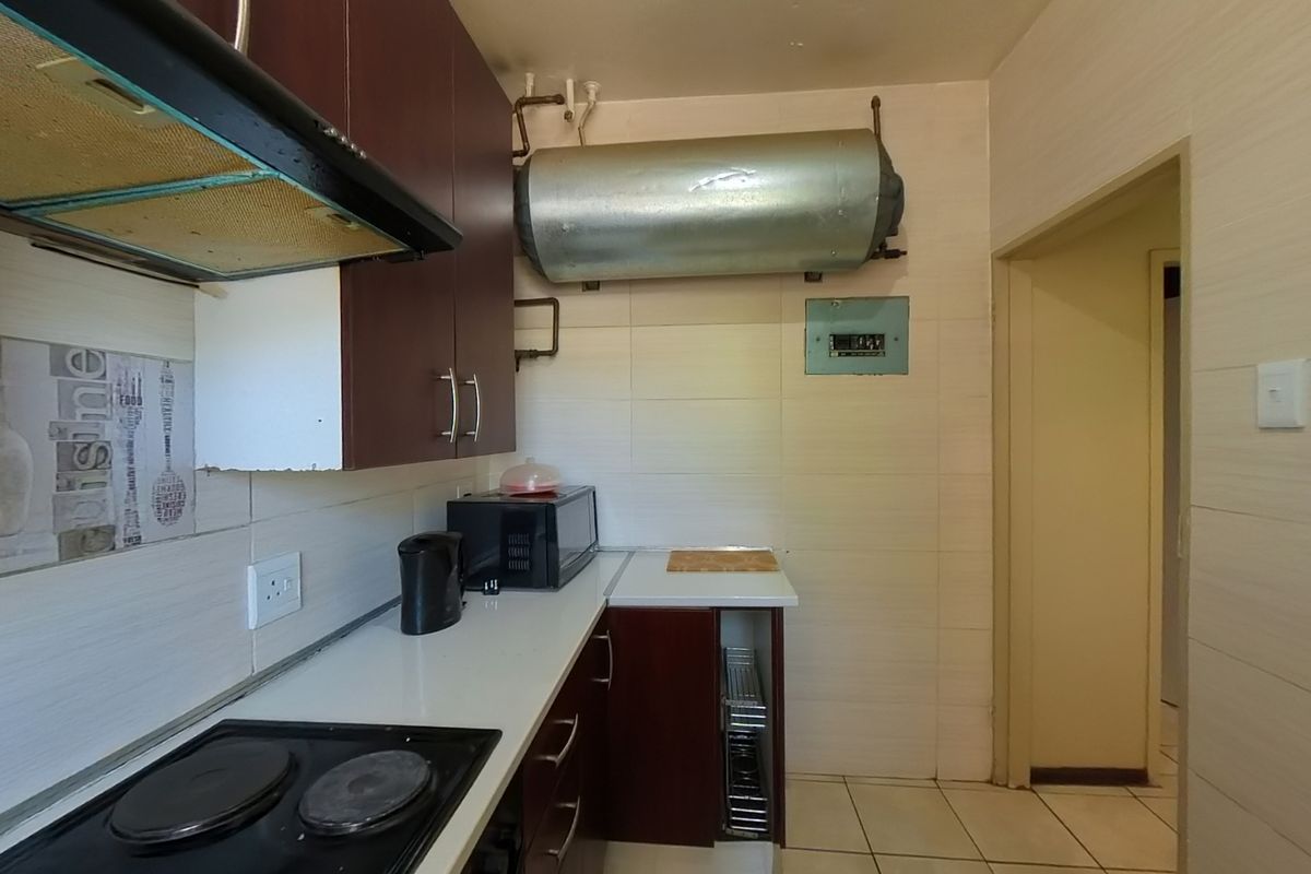 Cozy and secure living in Sunnyside Haven - Photo 5