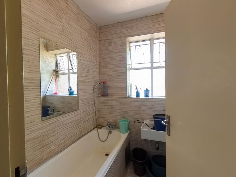 Cozy and secure living in Sunnyside Haven - Photo 7