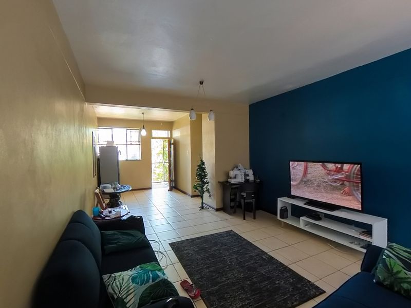 Cozy and secure living in Sunnyside Haven - Photo 2