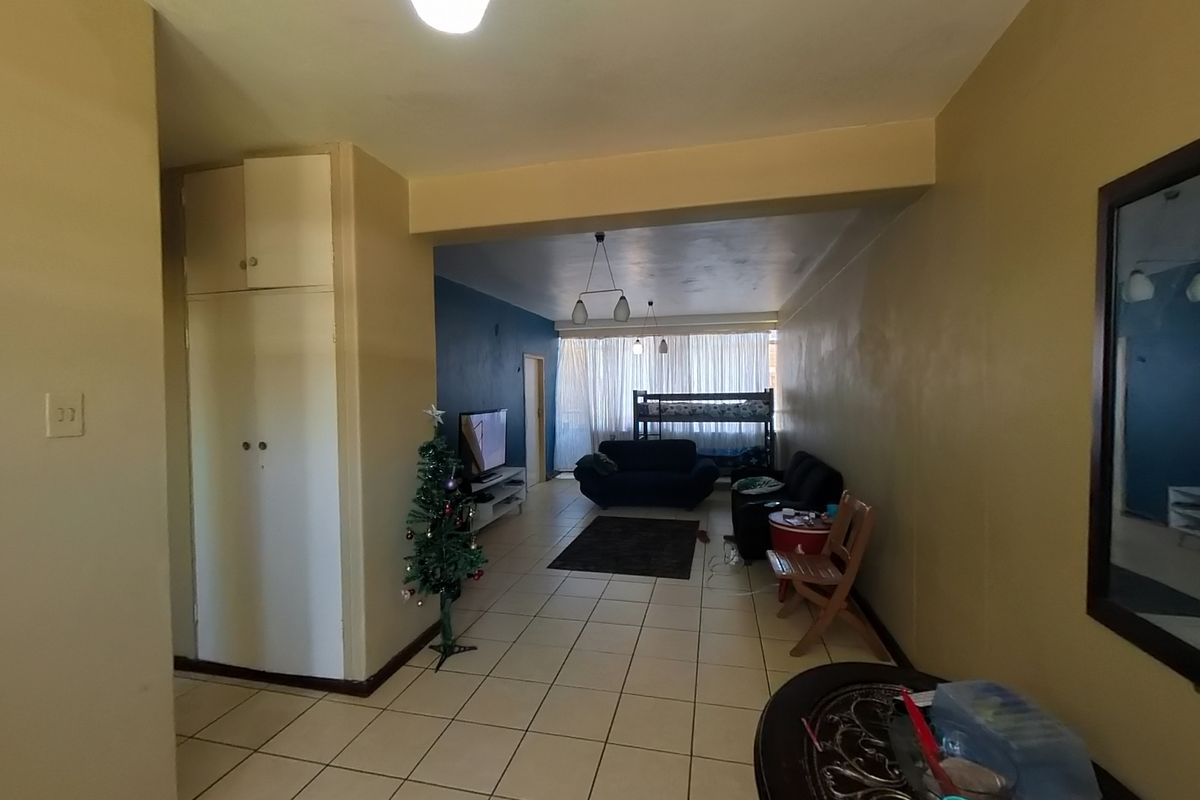 Cozy and secure living in Sunnyside Haven - Photo 4