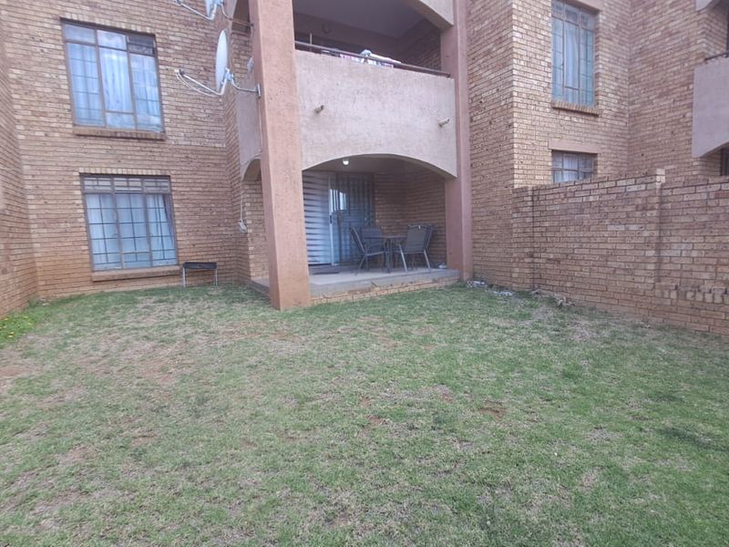 Ground Unit with private garden - Photo 2