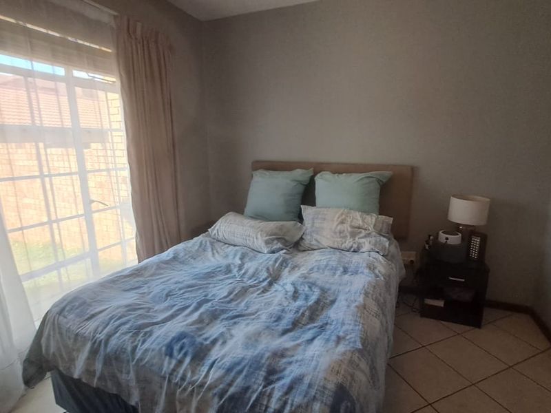 Ground Unit with private garden - Photo 5