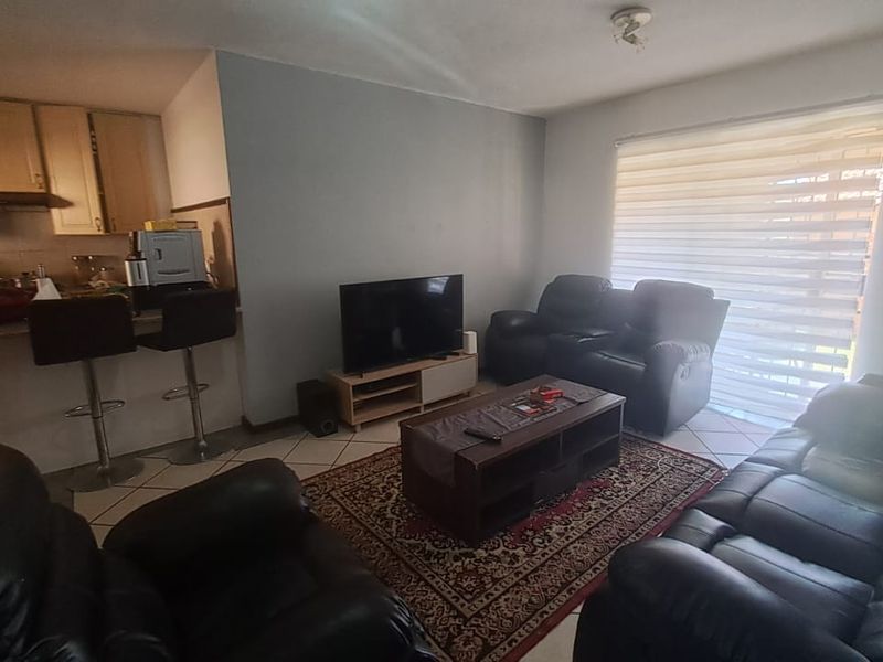 Ground Unit with private garden - Photo 4