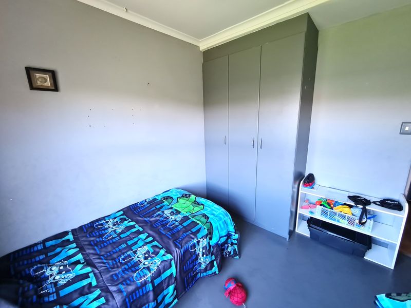 Creative Artistic Home with Rustic Tones in C-Place, Jeffreys Bay - Photo 10