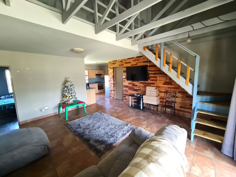 Creative Artistic Home with Rustic Tones in C-Place, Jeffreys Bay - Photo 7