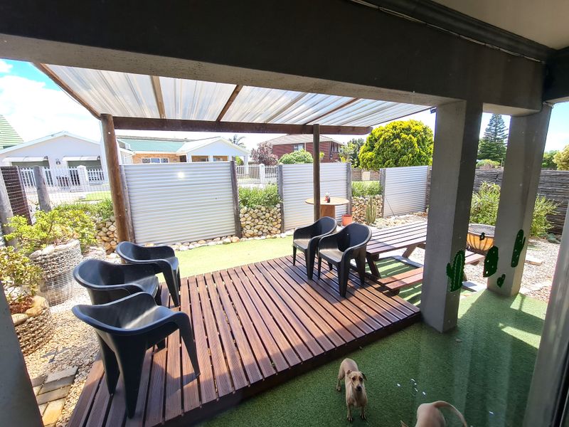 Creative Artistic Home with Rustic Tones in C-Place, Jeffreys Bay - Photo 5