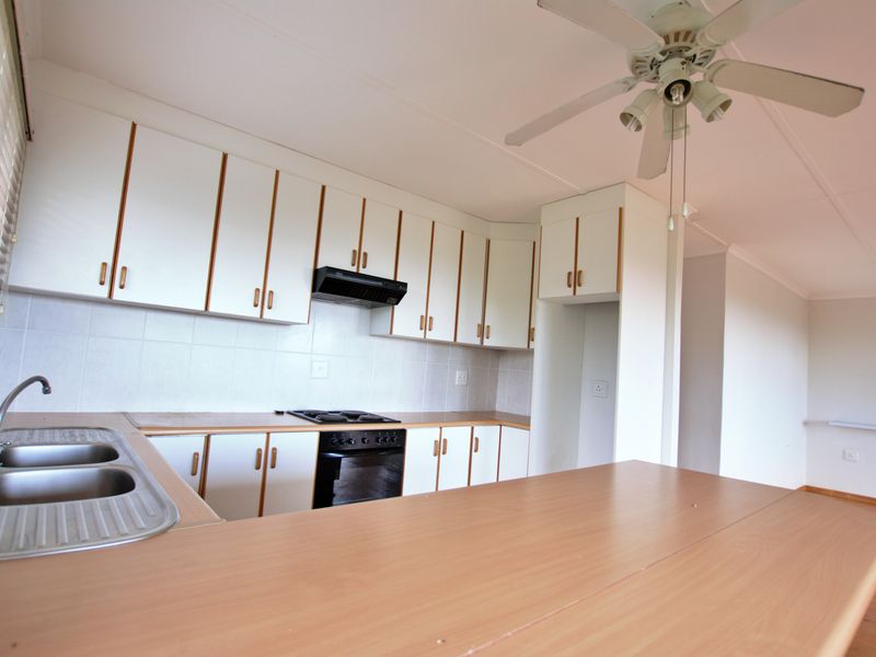 Stunning Sea View Log Cabin in Freeland Park - Photo 4