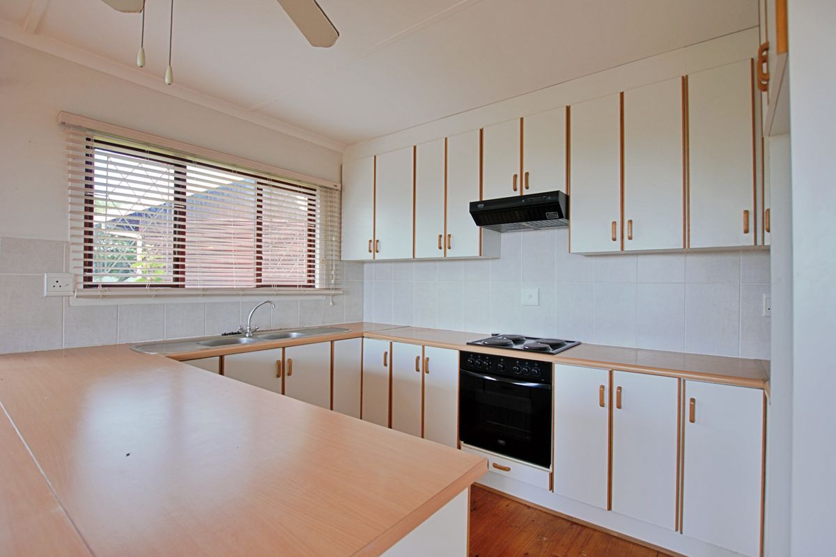 Stunning Sea View Log Cabin in Freeland Park - Photo 5