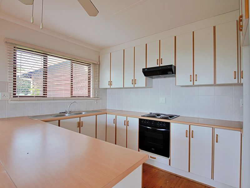 Stunning Sea View Log Cabin in Freeland Park - Photo 5