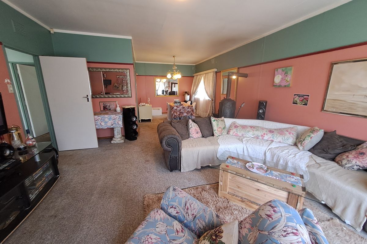 Charming Home in the Heart of Grootvlei – Ideal for Family Living! - Photo 2