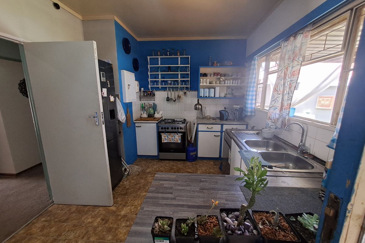 Charming Home in the Heart of Grootvlei – Ideal for Family Living! - Photo 3