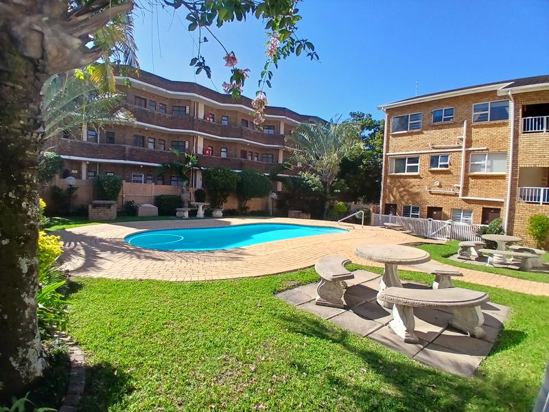 Neat Ground Floor Pet-Friendly Unit with Garden, Garage & Sea View Near Beach - Photo 7