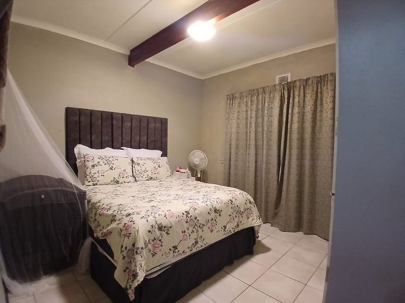 Neat 2 bedroom unit to rent in the heart of Uvongo - Photo 7