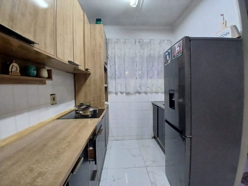 Neat 2 bedroom unit to rent in the heart of Uvongo - Photo 4