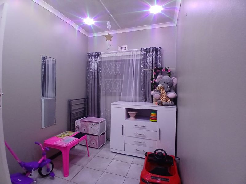 Neat 2 bedroom unit to rent in the heart of Uvongo - Photo 10