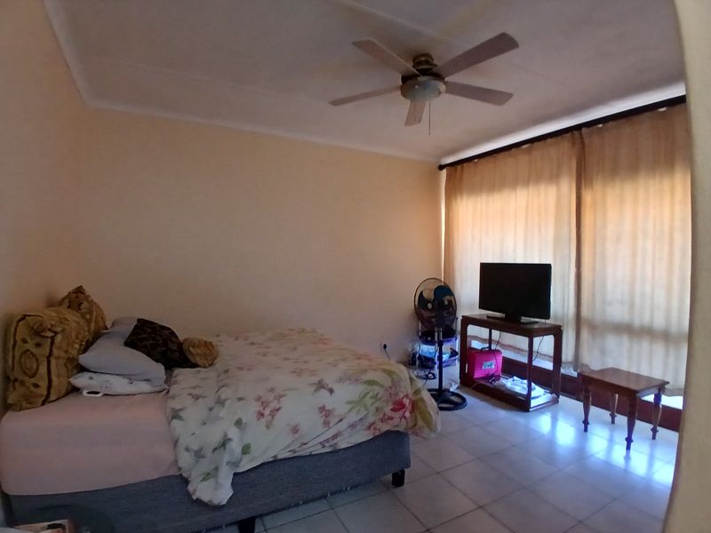 Coastal Living at Its Best – Charming Duplex Townhouse in Uvongo Beach - Photo 10