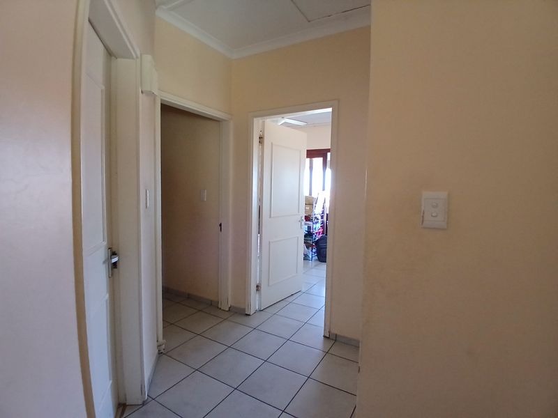 Coastal Living at Its Best – Charming Duplex Townhouse in Uvongo Beach - Photo 9