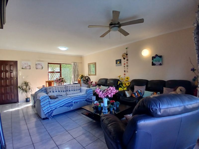 Coastal Living at Its Best – Charming Duplex Townhouse in Uvongo Beach - Photo 4
