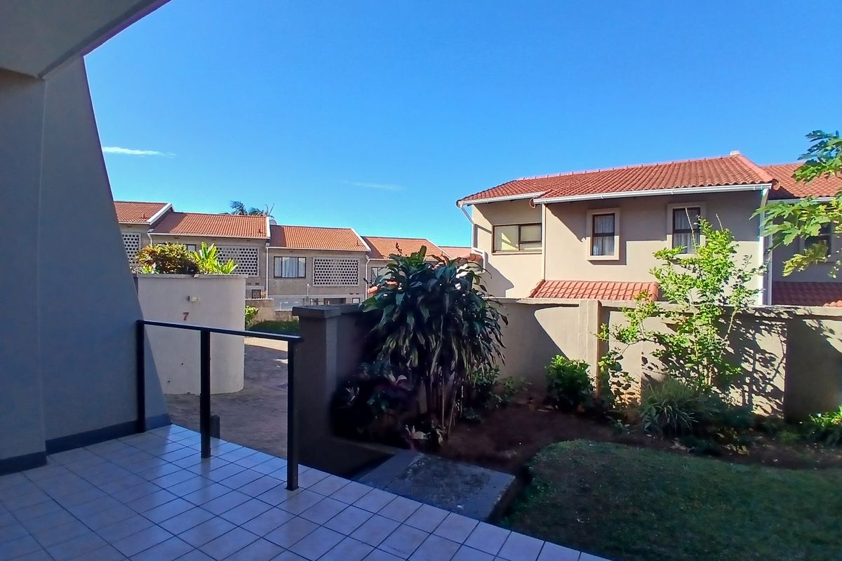 Coastal Living at Its Best – Charming Duplex Townhouse in Uvongo Beach - Photo 3