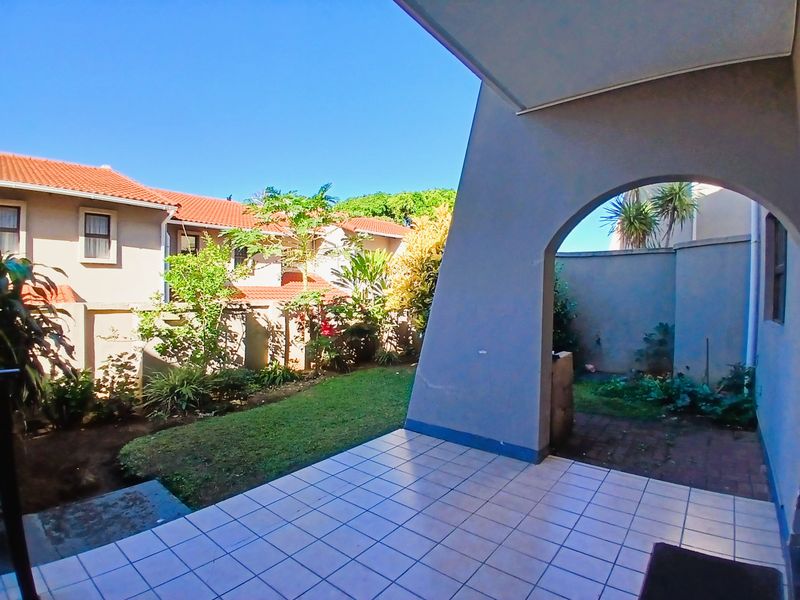 Coastal Living at Its Best – Charming Duplex Townhouse in Uvongo Beach - Photo 2
