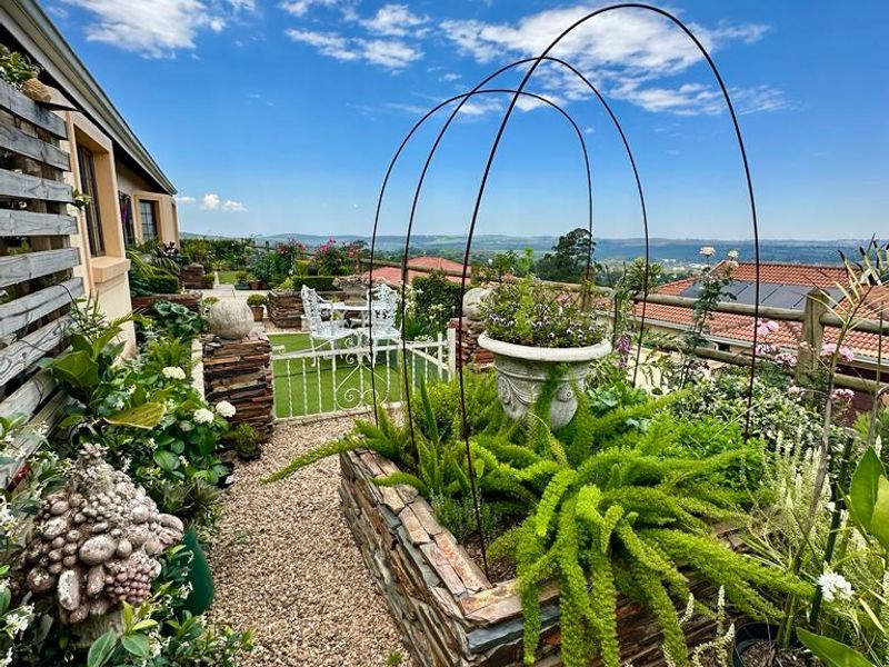 Unit 137 – Move-In Ready 3-Bedroom Home with Enclosed Patio & Scenic Views - Photo 3