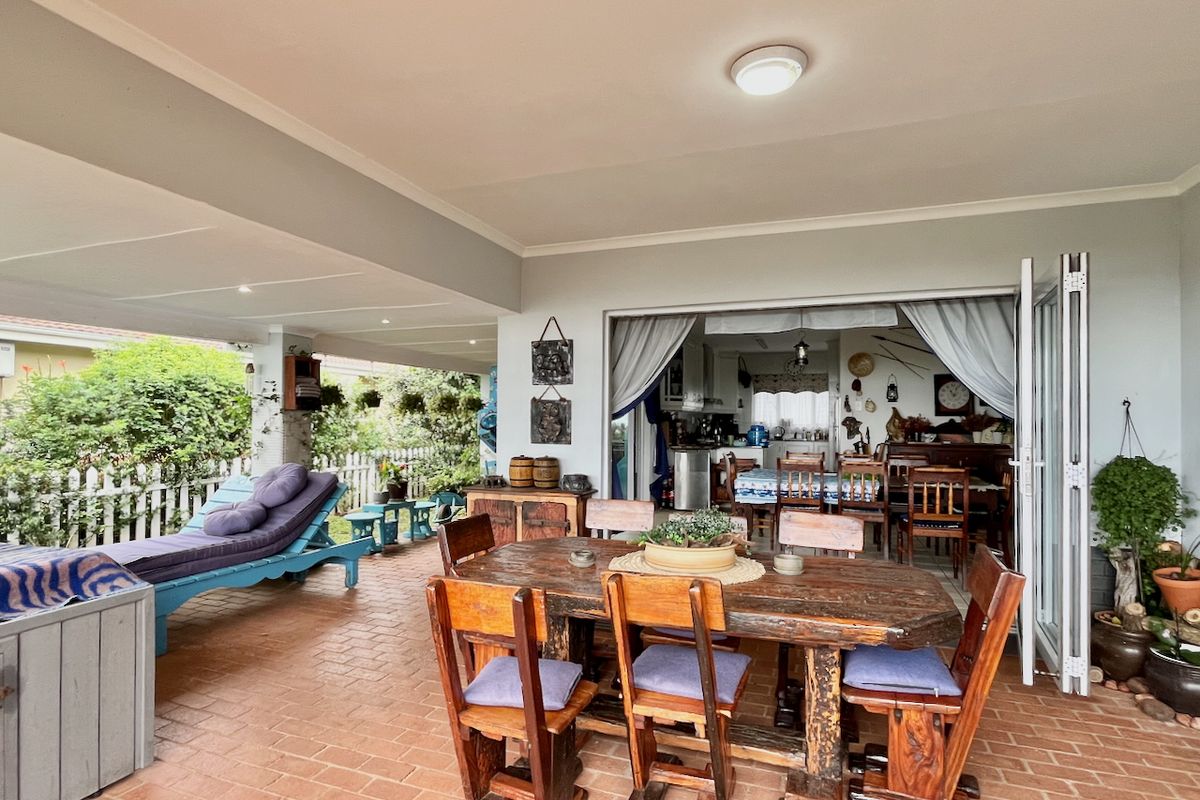 4 Bedroom Gem in Beverley Hills Estate - Photo 4