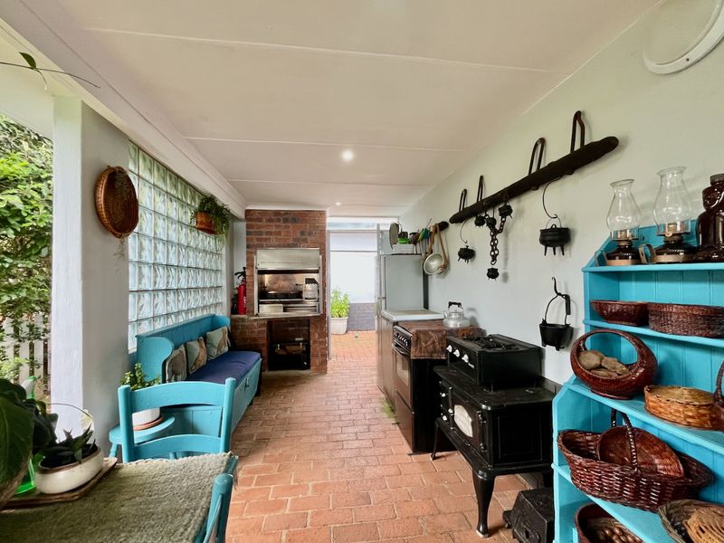 4 Bedroom Gem in Beverley Hills Estate - Photo 7