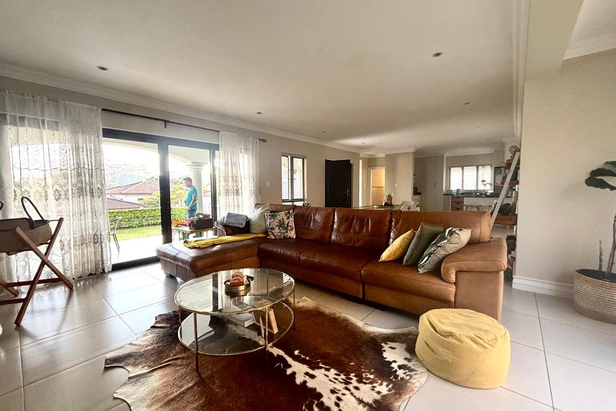 Umhlali Golf Estate Family Home with elevated views - Photo 3