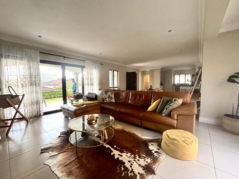 Umhlali Golf Estate Family Home with elevated views - Photo 3