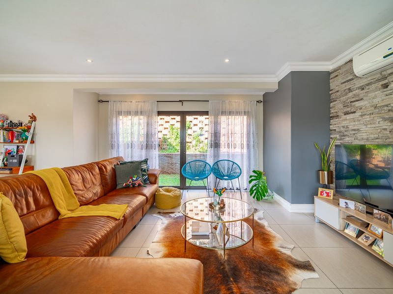 Umhlali Golf Estate Family Home with elevated views - Photo 2