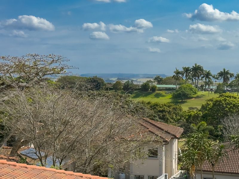 Umhlali Golf Estate Family Home with elevated views - Photo 8