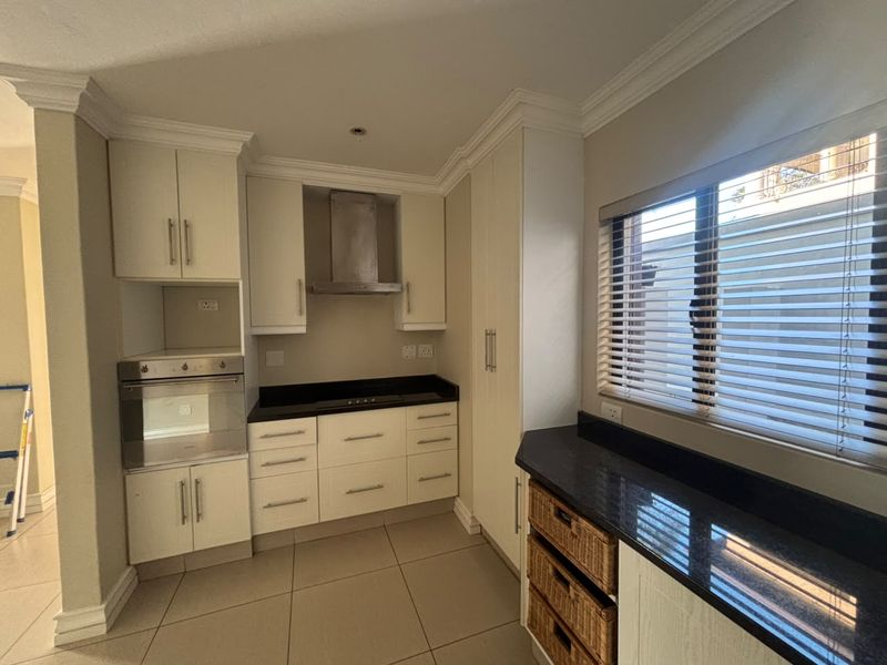 Stunning 3-bedroom house for sale in Umhlali Golf Estate, Ballito – luxury living awaits you! - Photo 9