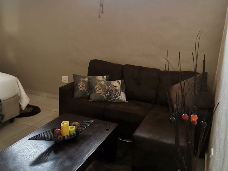Modern fully furnished cottage in Glenanda to rent - Photo 4