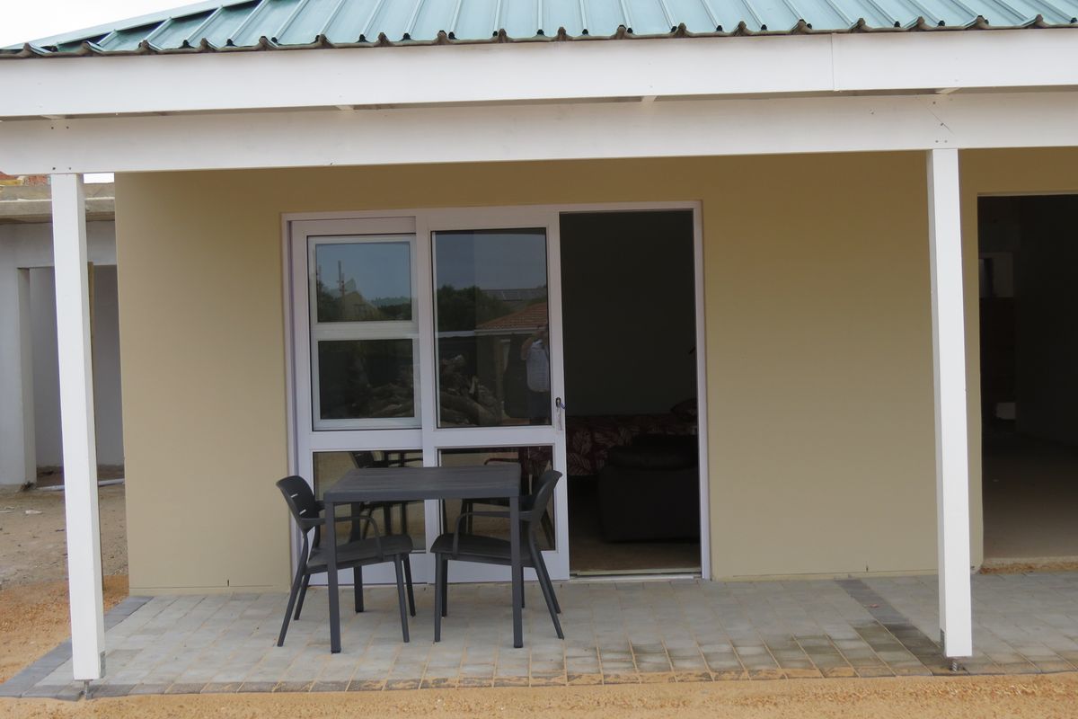 Units at Carewell Stilbaai Sub-acute hospital up for grabs - Photo 2