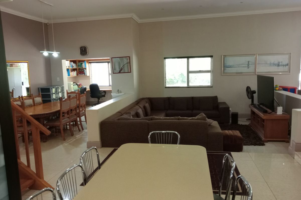 Dream Family Home in Vanes Estate! - Photo 5