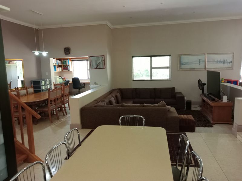 Dream Family Home in Vanes Estate! - Photo 5