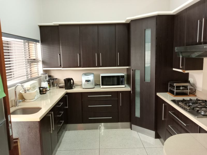 Dream Family Home in Vanes Estate! - Photo 6