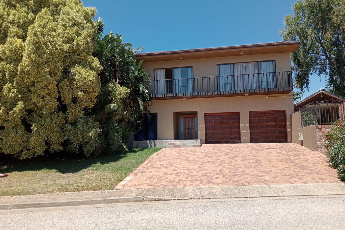 Dream Family Home in Vanes Estate! - Photo 2