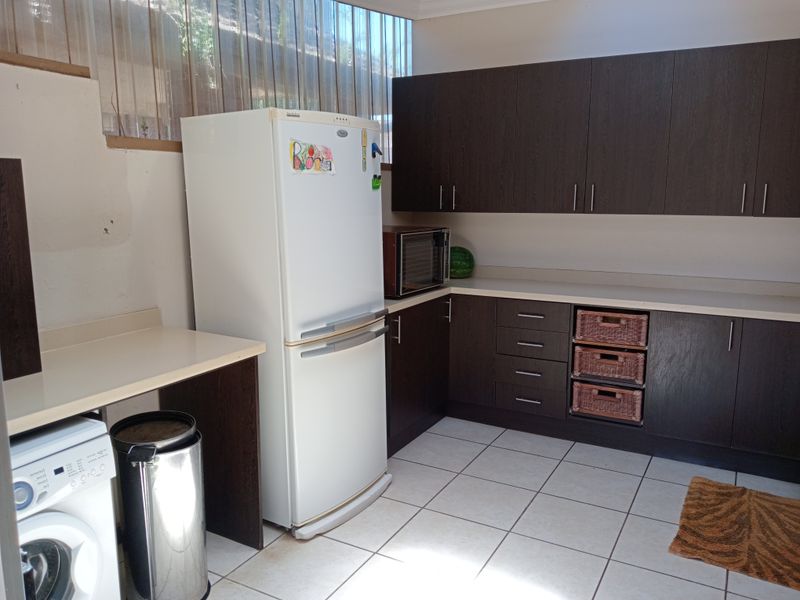 Dream Family Home in Vanes Estate! - Photo 10