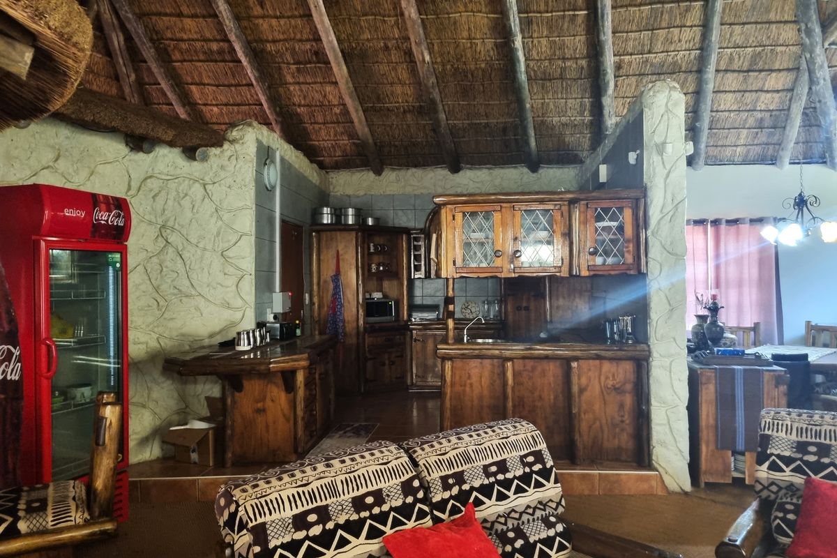 Twin Oaks – 2 Homes on 8.4ha -  a Tranquil Country Estate! - Photo 4