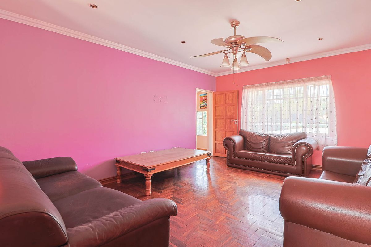 Attractive Family Home with Rental Income Potential and Home Office - Photo 4