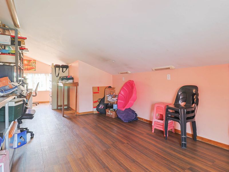 Attractive Family Home with Rental Income Potential and Home Office - Photo 6