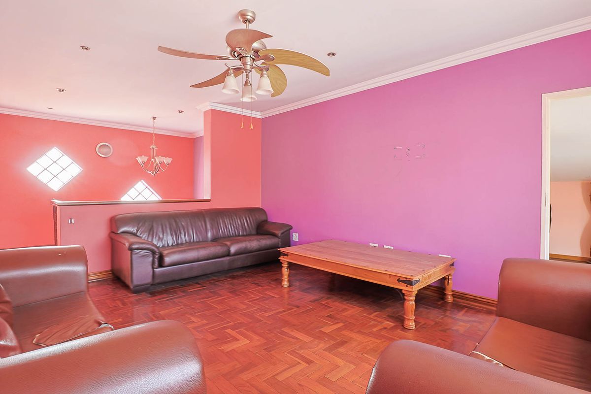 Attractive Family Home with Rental Income Potential and Home Office - Photo 5